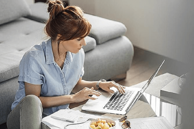 Egal, wo Sie sich befinden: Im Online-Campus haben Sie Zugriff auf alle Studienbriefe und viele unterstützende Materialien.