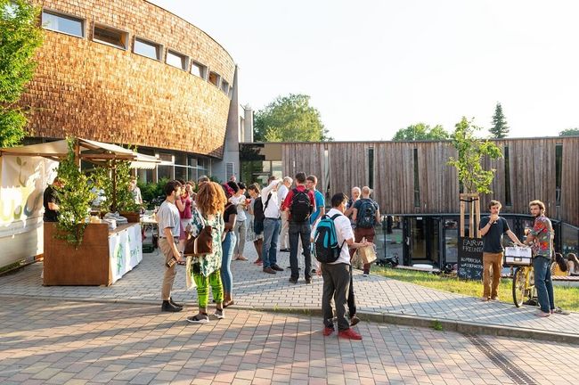 Die HNE Eberswalde verfügt über ein Stadt- sowie ein Waldcampus. Auf dem Waldcampus befinden sich die Fachbereiche für Wald und Umwelt sowie der Fachbereich Holzingenieurwesen.