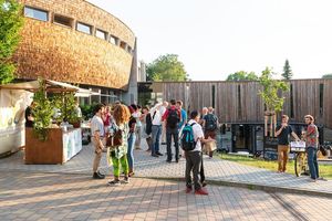 Die HNE Eberswalde verfügt über ein Stadt- sowie ein Waldcampus. Auf dem Waldcampus befinden sich die Fachbereiche für Wald und Umwelt sowie der Fachbereich Holzingenieurwesen.